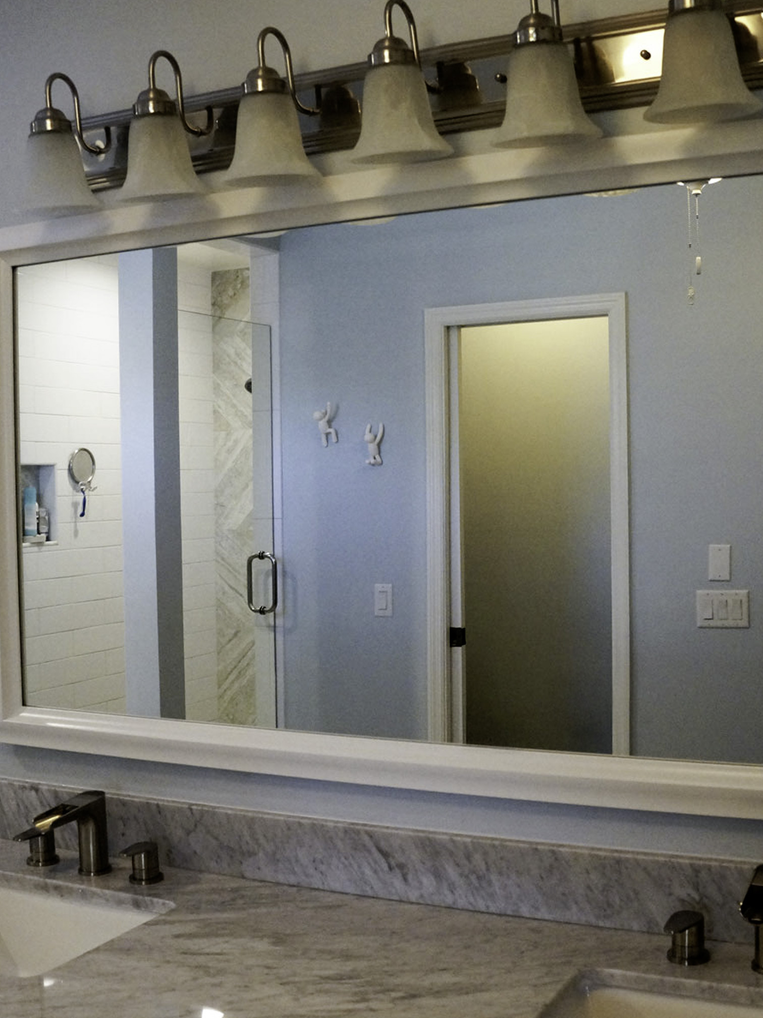 CUSTOM CUT BATHROOM VANITY MIRRORS & MIRROR MATE FRAMES