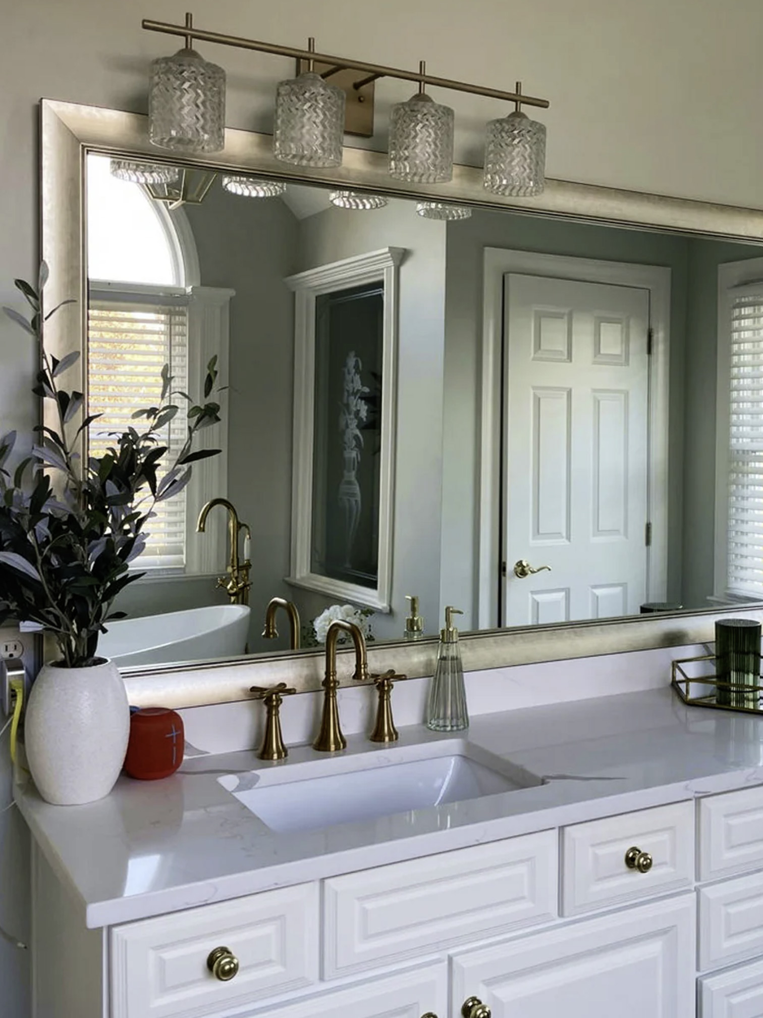 CUSTOM CUT BATHROOM VANITY MIRRORS & MIRROR MATE FRAMES